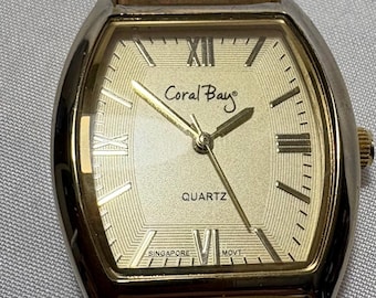 Relógio analógico feminino vintage Coral Bay Quartz com movimento Singapura