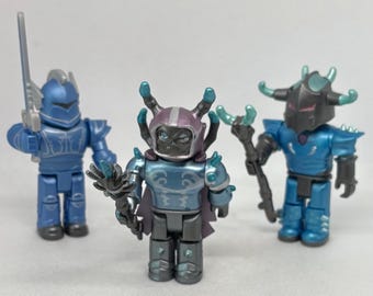 Zestaw figurek Roblox Mini Action Figure: Korblox Deathspeaker, Alar Knight, Mage