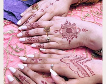 Hennatattoostickers – gemakkelijke en rommelvrije tijdelijke mehndi-ontwerpen