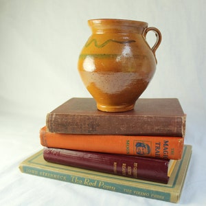 Central American vintage pottery with handle, hand painted, from Guatemala