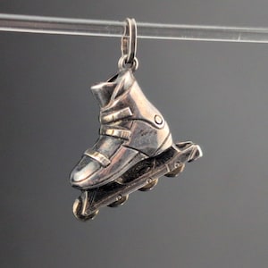 Pendant charm, 925 sterling silver, inline skate, roller skate, manufacturer's mark, very detailed!! Sport Rollerblade vintage