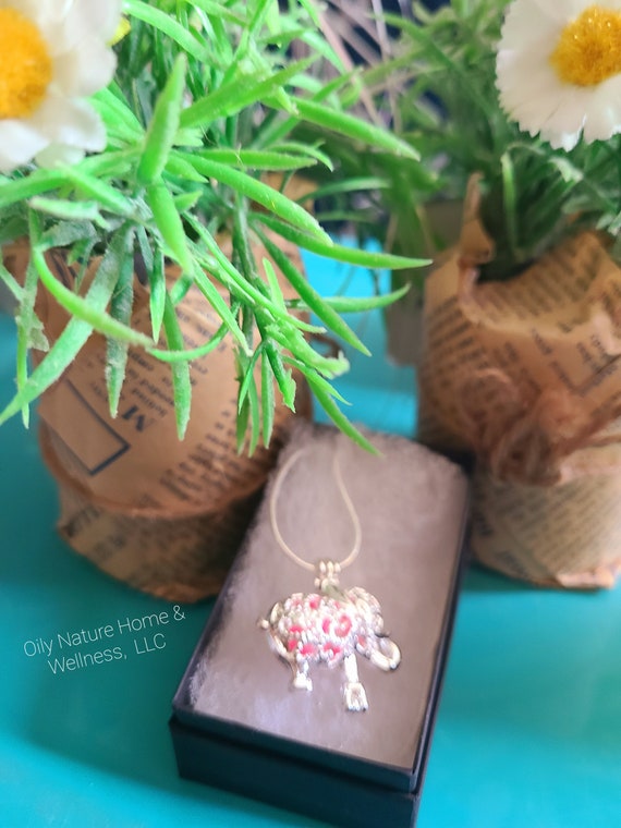 Hand Made Elephant Diffuser Necklace Canada