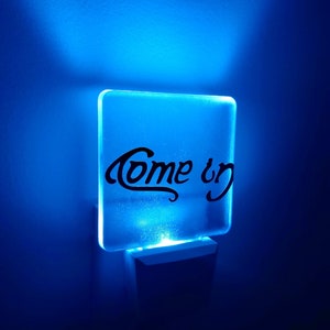 Come In Go Away Ambigram Plug In Night Light Lumières LED abordables réversibles Lampe de nuit plug-in Monogram pas cher Idée cadeau moins de 20 ans image 9