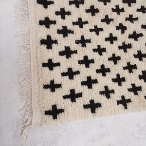 Black cross on white background, Moroccan Rug, Handmade rug, Berber rug, Beni ouarain rug, black cross, Customizable rug. image 8