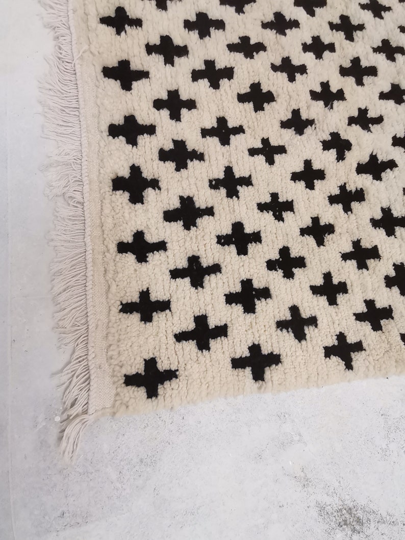 Black cross on white background, Moroccan Rug, Handmade rug, Berber rug, Beni ouarain rug, black cross, Customizable rug. image 8