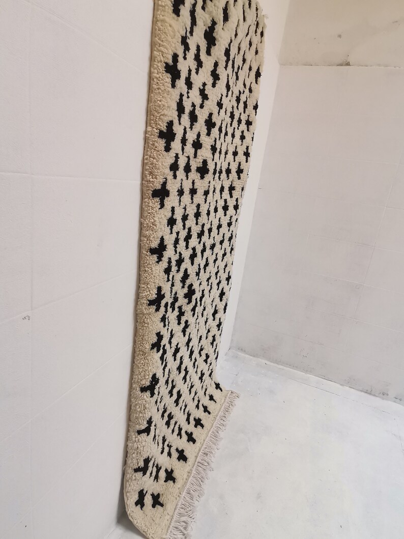 Black cross on white background, Moroccan Rug, Handmade rug, Berber rug, Beni ouarain rug, black cross, Customizable rug. image 9