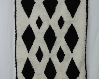 Moroccan Rug, Handmade rug, Berber rug, Beni ouarain rug, Diamond rug, Black rug, 100x155 cm, 3.3x5 ft.