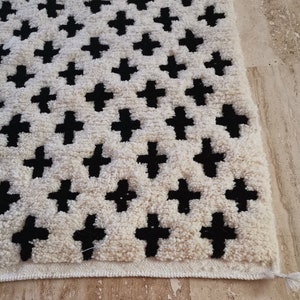 Black cross on white background, Moroccan Rug, Handmade rug, Berber rug, Beni ouarain rug, black cross, Customizable rug. image 2