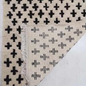 Black cross on white background, Moroccan Rug, Handmade rug, Berber rug, Beni ouarain rug, black cross, Customizable rug. image 3