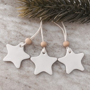 Skandi Stars décorations d'arbres en argile Étoiles Décorations pour arbres de Noël Pendentif en argile Arbre de Noël scandinave minimaliste nordique 3er Set klein