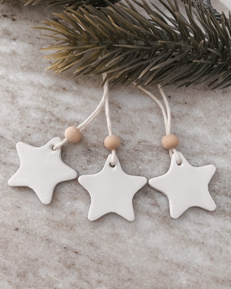 Skandi Stars décorations d'arbres en argile Étoiles Décorations pour arbres de Noël Pendentif en argile Arbre de Noël scandinave minimaliste nordique 3er Set klein