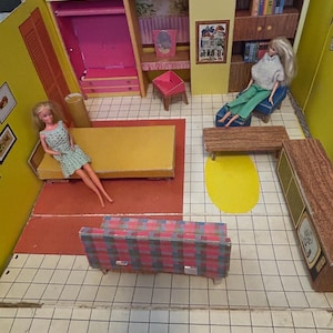 Vintage Barbie Dreamhouse 60’s