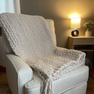 Sale! Chunky Knit Blanket| knit blanket|chunky knit throw|Knotted blanket|throw |blanket, soft|chenille| fall| Christmas