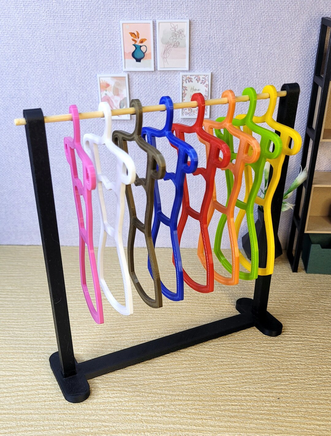 Miniature Doll Clothes Hanger with Gift 3 Maxi Hanger, Doll Clothes