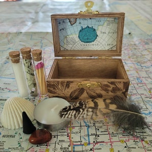 TRAVEL WITCHCRAFT KIT Travel Altar Kit Potion Making Kit Travel Apothecary  Kit Crystal Witchcraft Potion Kit 