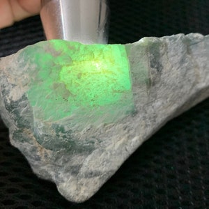 200g Echt Guatemala Natürliche Eisige Grüne Jade Jadeit Rough Raw Main Original Stein Platten DIY Carving Jade Anhänger