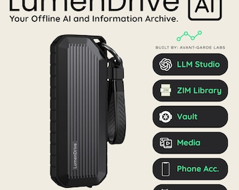 Könnte beinhalten: Ein schwarzes, geripptes LumenDrive-Speichergerät mit einer schwarzen Handschlaufe. Der Text lautet LumenDrive AI, Your Offline AI and Information Archive, Built by: Avant-Garde Labs, LLM Studio, ZIM Library, Vault, Media, Phone Acc., Notes.