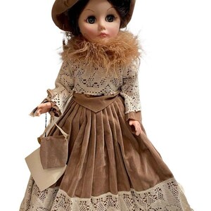 Vintage 1978 EFFANBEE DOLL &quot;Downing Square&quot; Grandes Dames Collection Stand