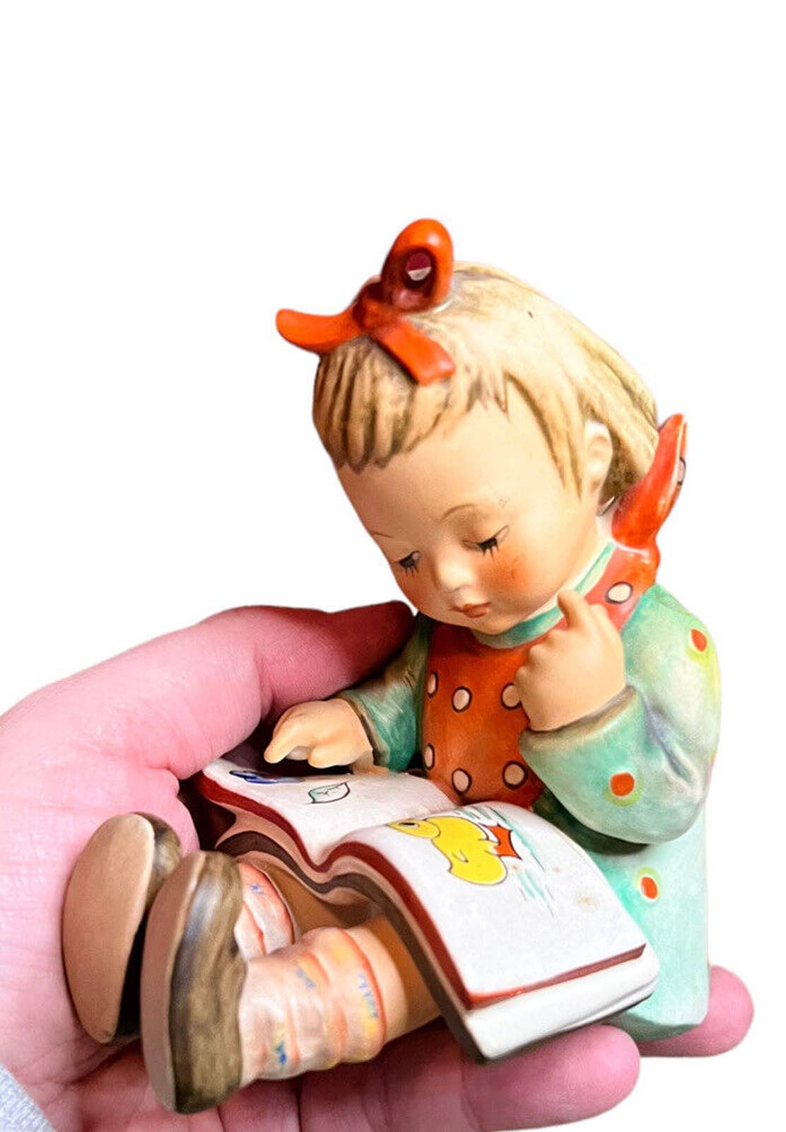 フンメル人形 ＃8 Bookworm 本の虫（女の子）熱心に絵本を読む女の子