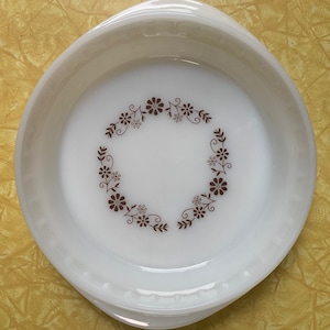 Vintage Dynaware Pyr-O-Rey brun tusensköna mjölkglas 23 cm pajform