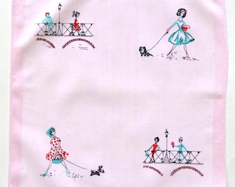 パリの風景と犬を連れた女性を描いたヴィンテージハンカチ – 綿製、1950年代～60年代スタイル、非常に良い状態