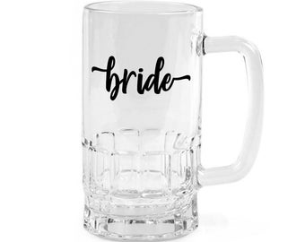 Taza de cerveza de vidrio transparente