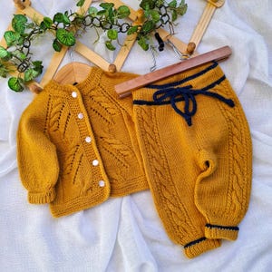 Baby Strickmuster Bundle Strickjacke und Hose PDF Top Down Bild 1