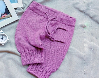 Seamless Baby Shorts Knitting Pattern | Top Down Design (PDF Pattern)
