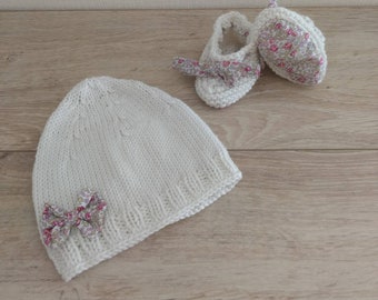 Baby hat and booties set in white merino wool and pink liberty éloise fabric