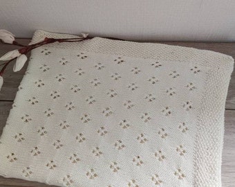 Handgestrickte Babydecke aus Merinowolle