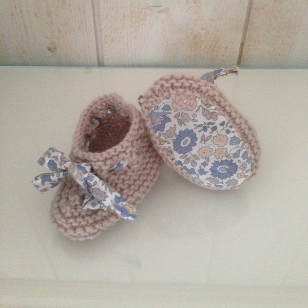 Chaussons bébé en laine mérinos et tissu d'anjo pastel