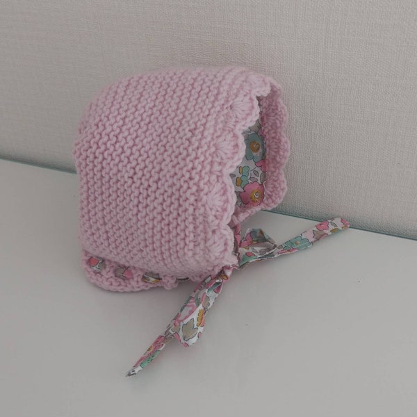 Béguin bébé  tricoté en laine mérinos rose et tissu liberty betsy cupcake