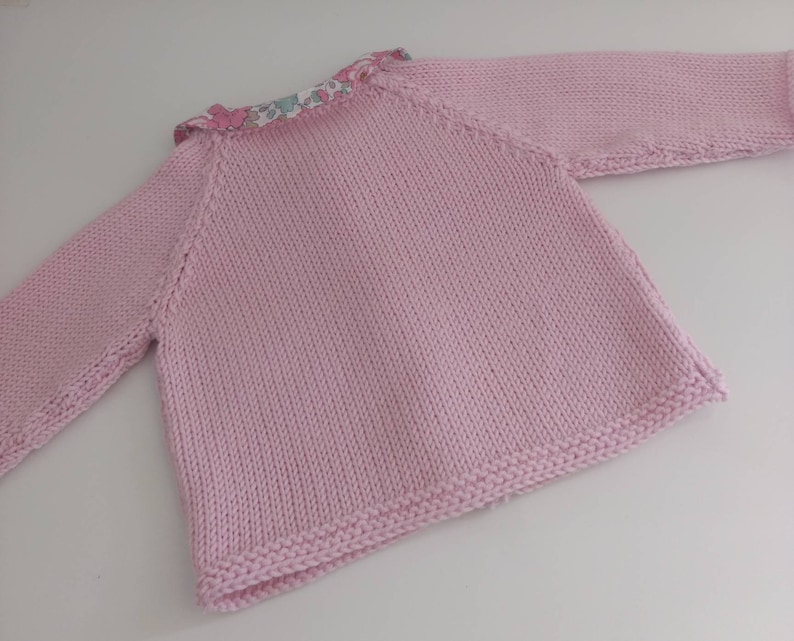 Knitted baby layette cardigan in pink merino wool with peter pan collar in liberty for baby image 5