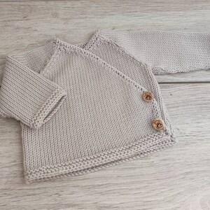 Wrap bra set with matching hat and slippers in light beige merino wool and wooden buttons image 3