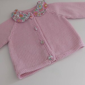 Knitted baby layette cardigan in pink merino wool with peter pan collar in liberty for baby image 3