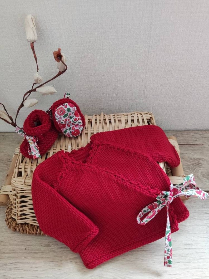 Heart wrap bra set with matching hat and slippers in red merino wool and liberty fabric image 2