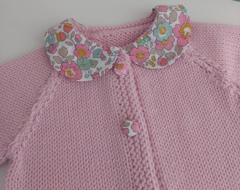Knitted baby layette cardigan in pink merino wool with peter pan collar in liberty for baby image 4