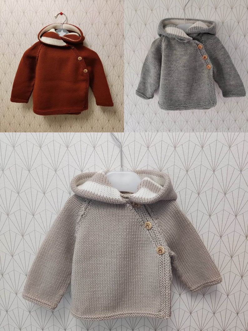 paletot, veste à capuche pour bébé laine merinos céladon et blanc cassé tricoté main boutons en bois oursons image 3