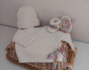 Wrap bra set with matching hat and slippers in off-white merino wool and liberty fabric