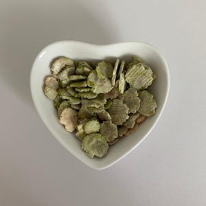 Pea Flakes | Treats for Rabbits, Guinea Pigs and Small Animals
