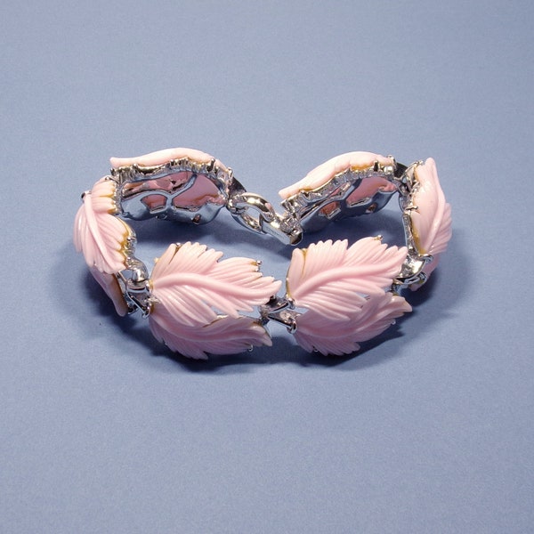 Vintage 1950s Lisner Pink Thermo-Set Plastic  Leaf Bracelet