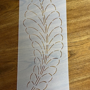 Plantilla de borde de plumas de 6-1/2&quot;
