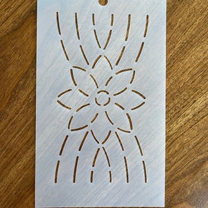 Mini flower and scallops border stencil 3.75&quot;