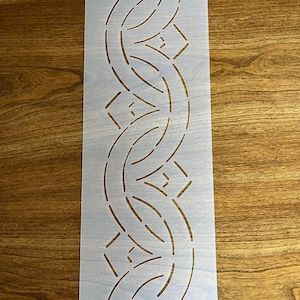 Interlocking scallops border stencil 4&quot;