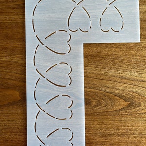 Continuous heart corner border stencil 3&quot; wide