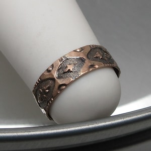 Vintage Carved Solid 10k Rose Gold Art Deco Style Lightweight Small Minimalist Doll/Children&#39;s Ring Pendant