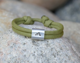 Pulsera de montañismo de cuerda de vela con motivo de montaña.