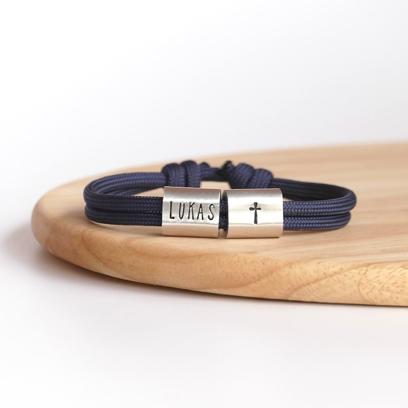Kommunion Kreuz Armband personalisiert mit Gravur handgestempelt zur Konfirmation, Taufe, Firmung 2 Elemente einseitig
