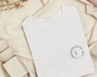 Relaxed Unisex Shirt / Organic / T-Shirt / Streetstyle / Shirt / Oversize / Kindness is Key / Print / Slogan