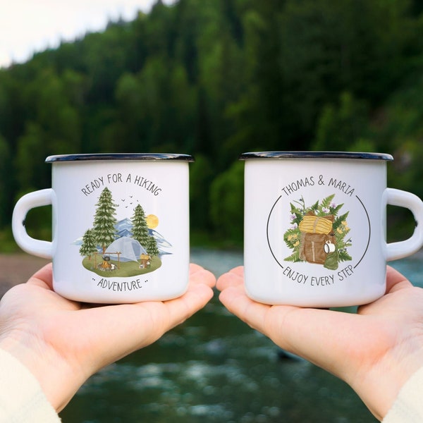 Wander Emaille Tasse Personalisierbar - Camping Gift mit Hiking Design, Geschenk für Outdoor und Berg Freunde - Becher beidseitig bedruckt,
